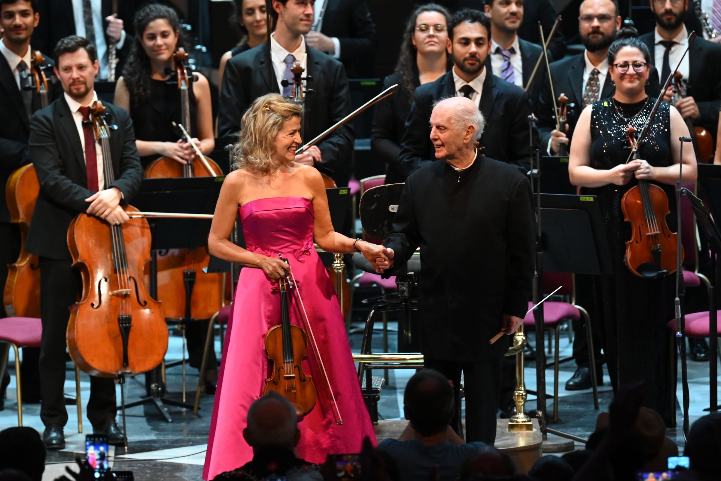 Anne-Sophie Mutter, Daniel Barenboim and the West-Eastern Divan Orchestra &copy; BBC | Chris Christodoulou