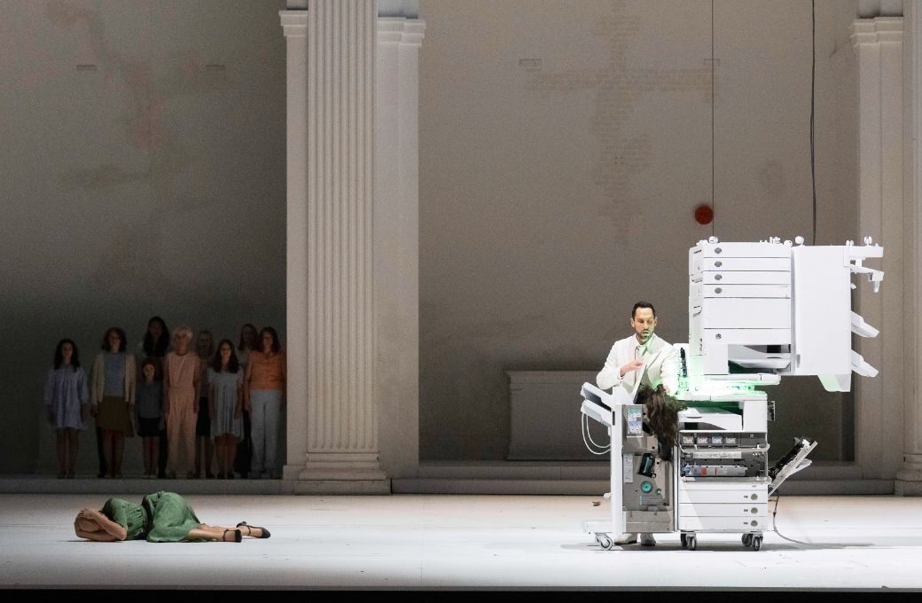 Federica Lombardi (Donna Elvira) und Kyle Ketelsen (Leporello) &copy; Salzburger Festspiele | Monika Rittershaus