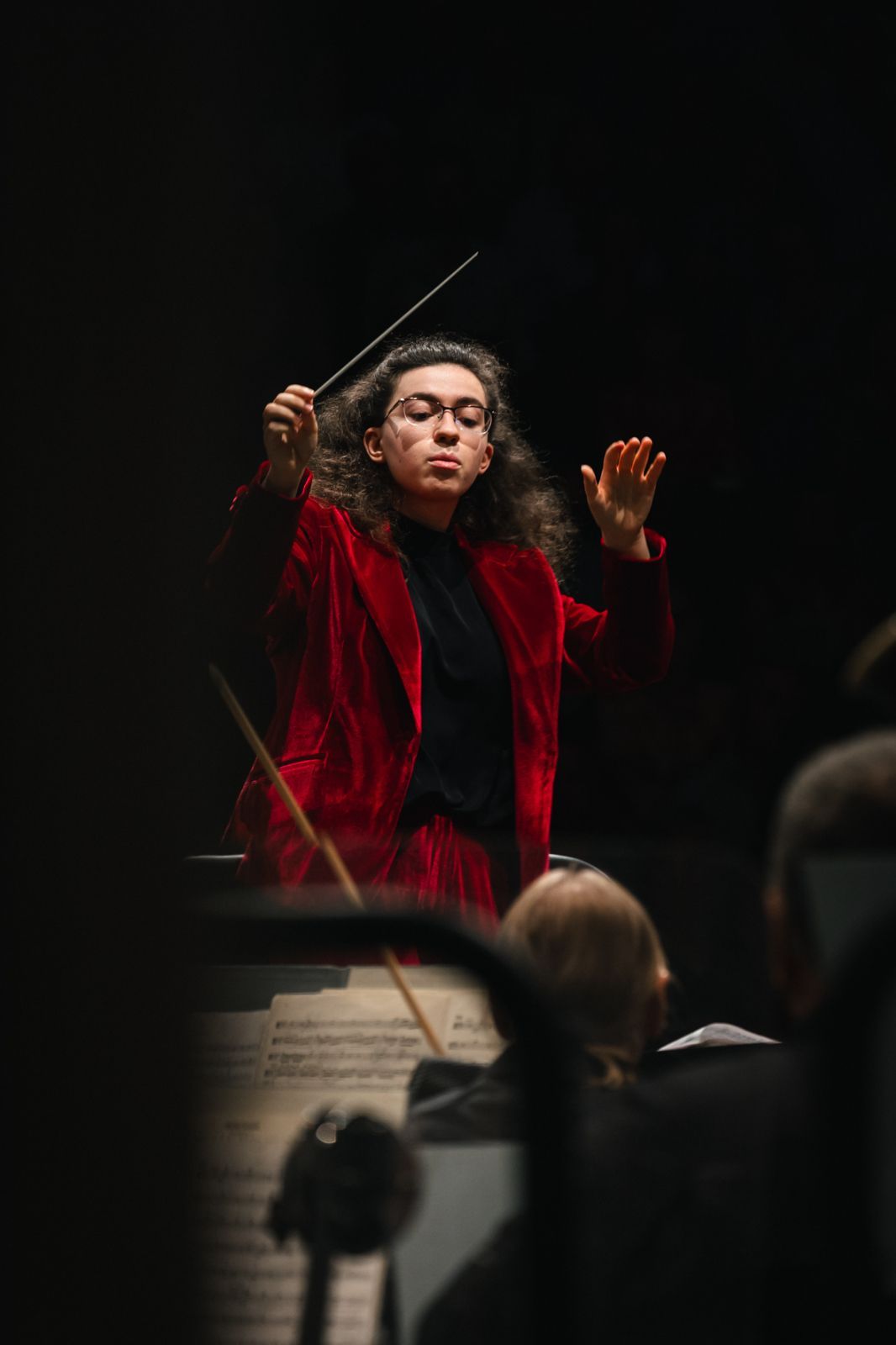 Marie-Ange Nguci dirige le Sinfonia Varsovia à La Roque d'Anthéron © Valentine Chauvin