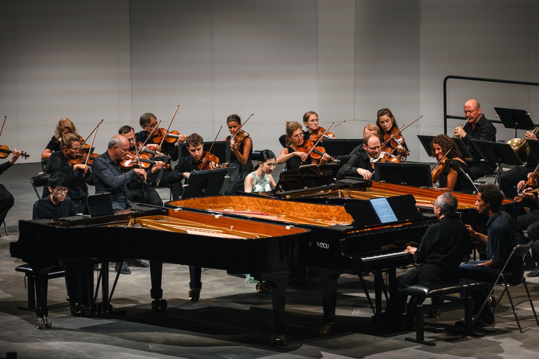 Eric Lu, Sophia Liu, Dang Thai Son et le Sinfonia Varsovia à La Roque d'Anthéron &copy; Valentine Chauvin