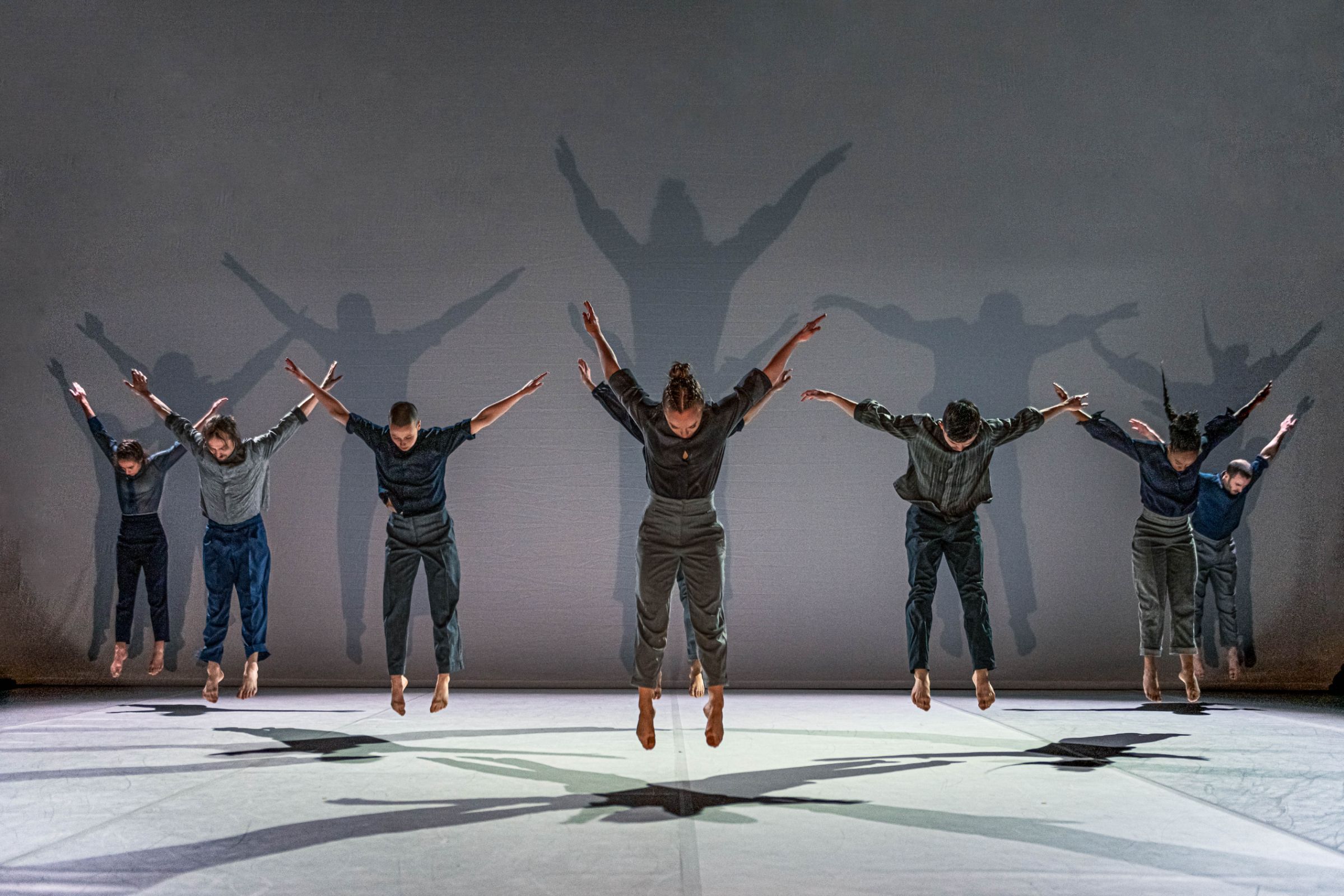 Scottish Dance Theatre in Roser López Espinosa's <i>The Flock</i> © Brian Hartley