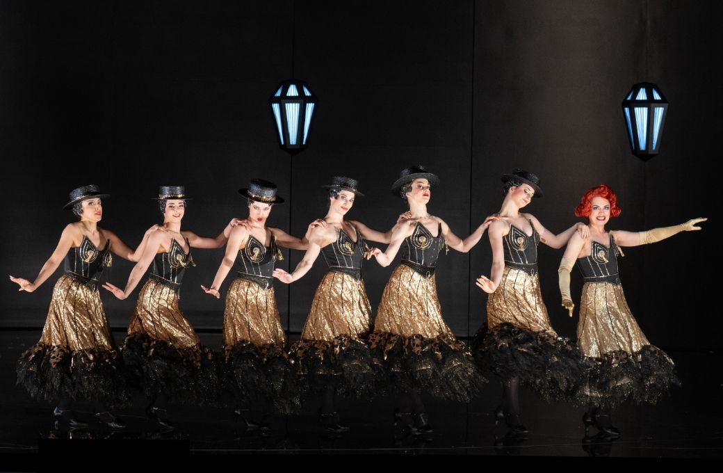 <i>Die lustige Witwe</i> am Opernhaus Z&uuml;rich, inszeniert von Barrie Kosky &copy; Monika Rittershaus