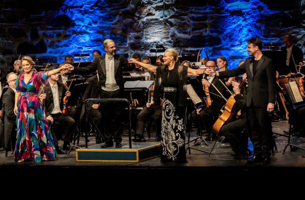 Alžběta Pol&aacute;čkov&aacute;, Robert Jindra, Karita Mattila and Pavel Černoch at Savonlinna &copy; Jussi Selvennoinen