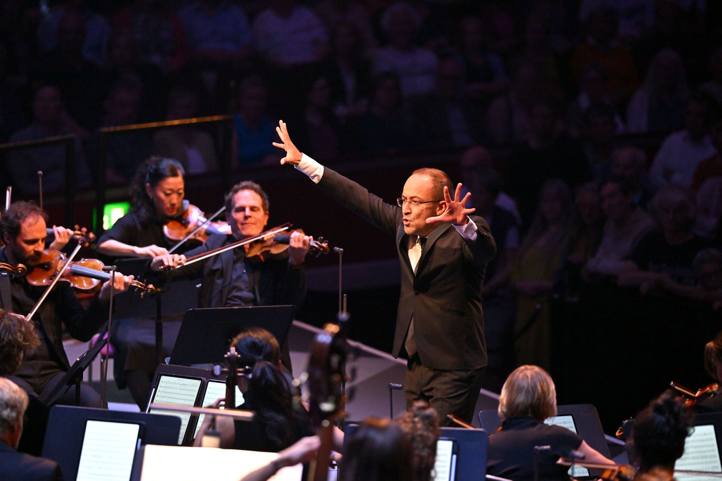 Riccardo Minasi conducts Ensemble Resonanz &copy; BBC |  Mark Allan