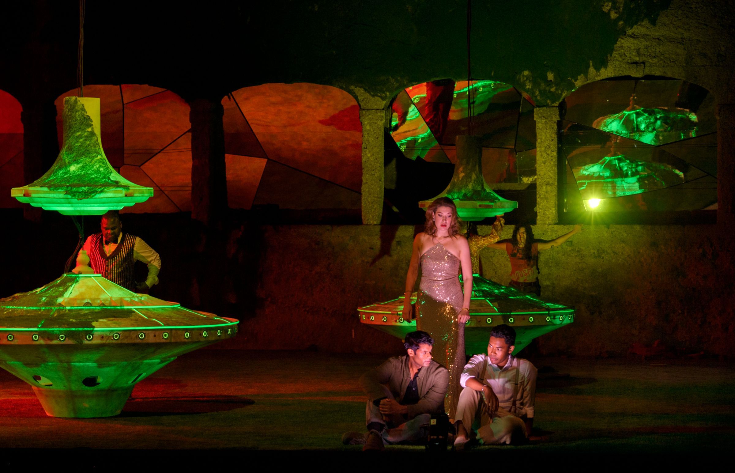 Sean Panikkar (Alexej), Nicole Chirka (Blanche), Michael Arivony (Astley), Asmik Grigorian (Polina) © SF | Ruth Walz