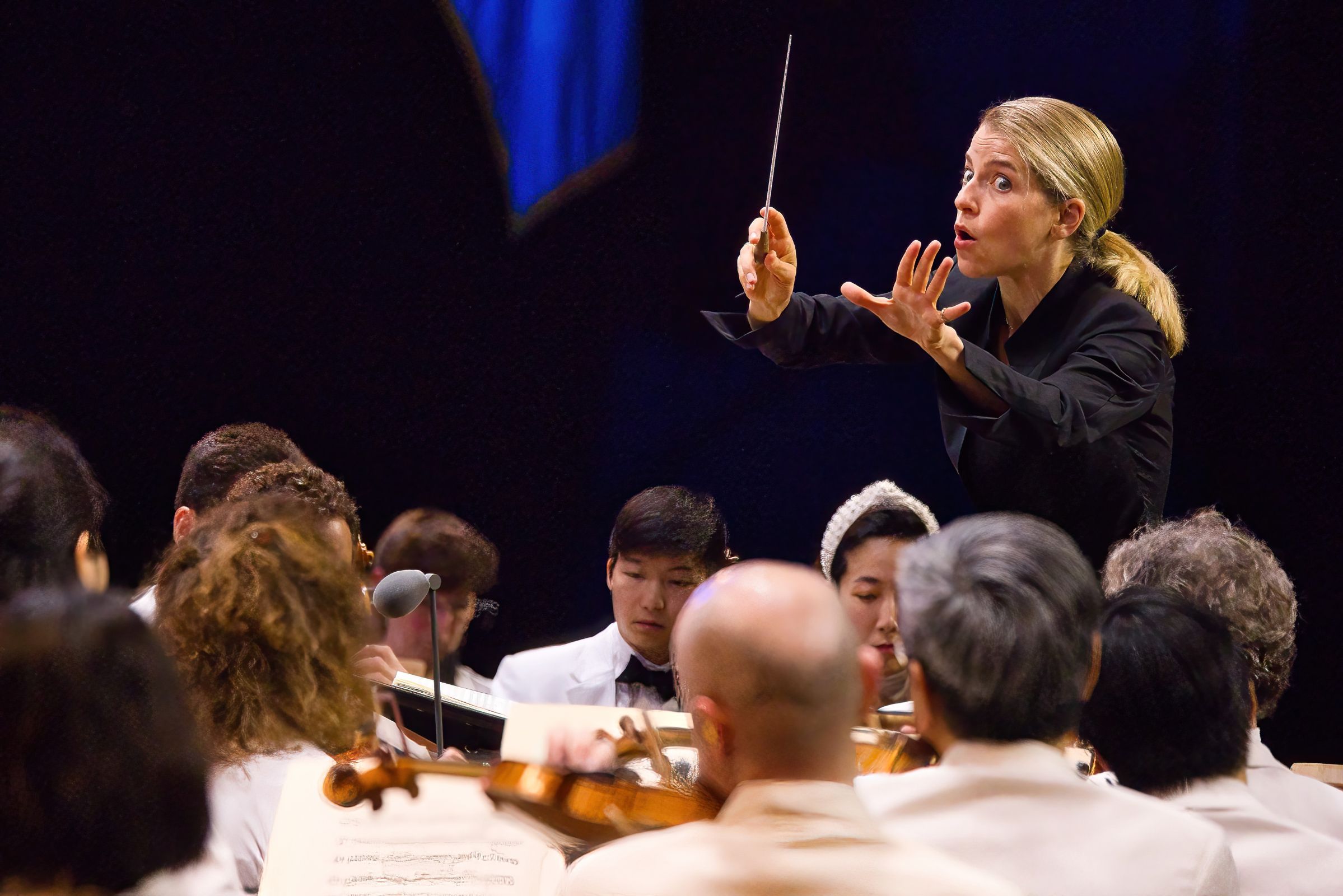 Karina Canellakis conducts the Boston Symphony Orchestra © Hilary Scott, courtesy of the BSO