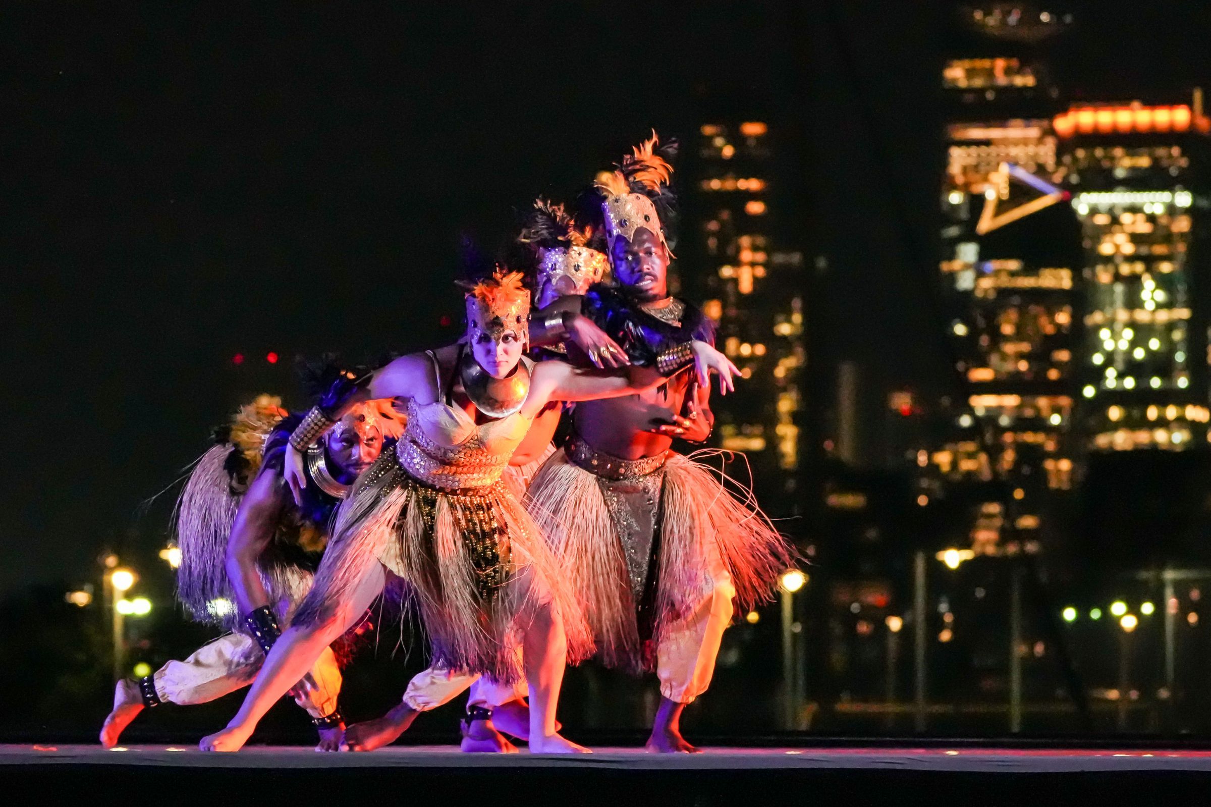 Span Dance Company in Agocha Davies' <i>Harmonic Ascend</i> © Steven Pisano