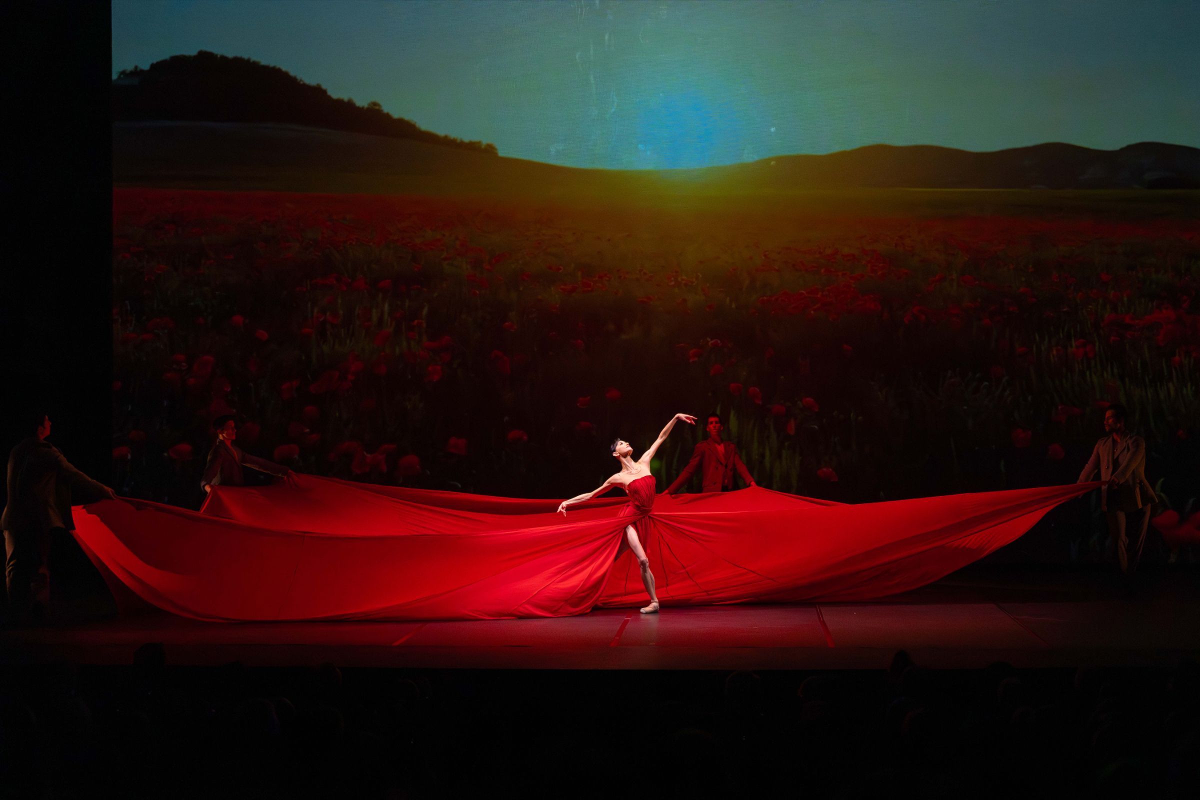 Lucia Lacarra in Matthew Golding's <i>Lost Letters</i> &copy; Jesus Vallinas