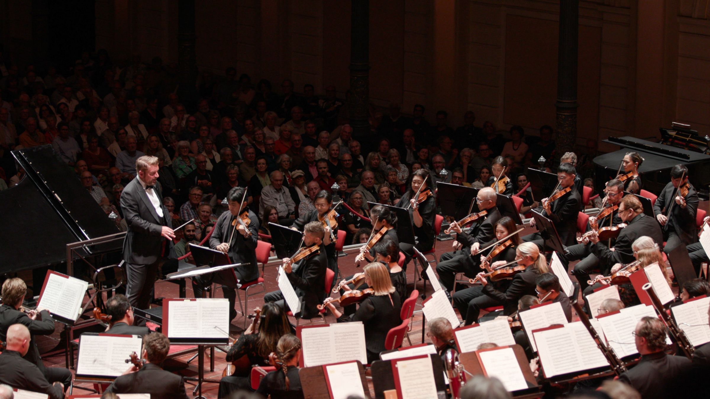 Matthias Pintscher dirigiert das Kansas City Symphony &copy; Het Concertgebouw