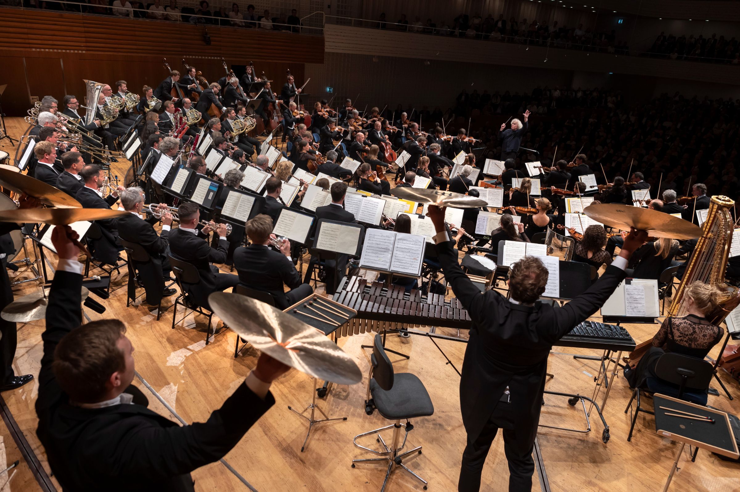 Simon Rattle dirige l'Orchestre symphonique de la Radio bavaroise à Lucerne &copy; Priska Ketterer / Lucerne Festival