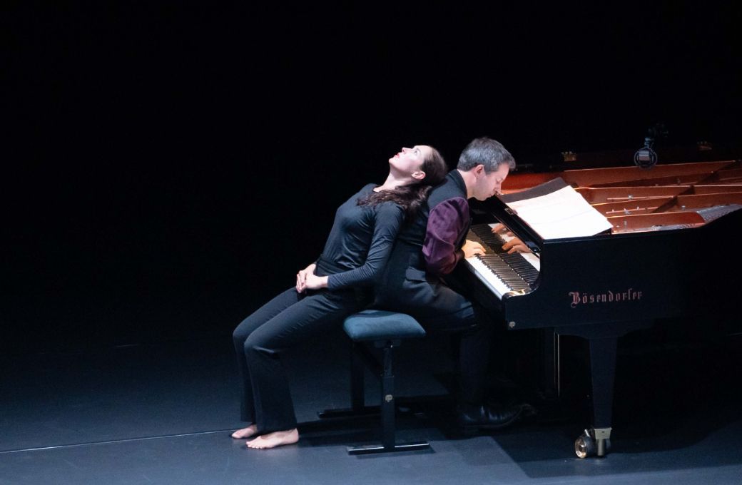 Élodie Sicard and Betrand Chamayou in <i>CAGE²</i> © Festival Ravel | Komcebo