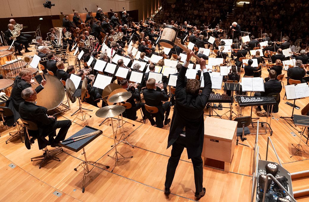 Mahlers Sechste Symphonie mit dem BRSO und Sir Simon Rattle &copy; BR | Astrid Ackermann