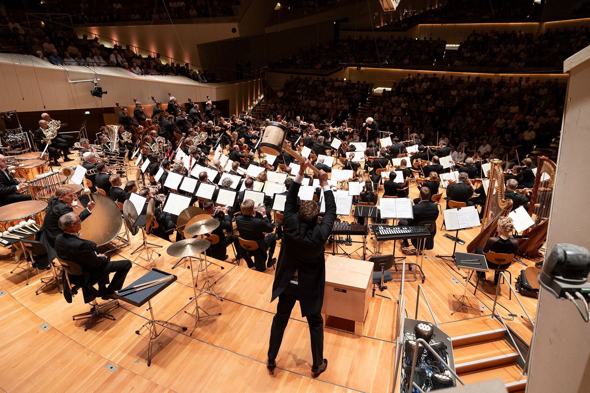 Mahlers Sechste Symphonie mit dem BRSO und Sir Simon Rattle &copy; BR | Astrid Ackermann