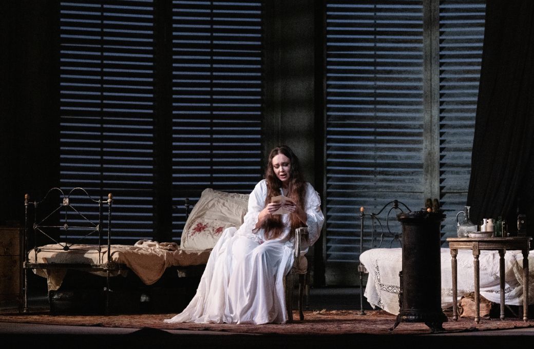 Aida Garifullina (Violetta) &copy; ROH | Camilla Greenwell