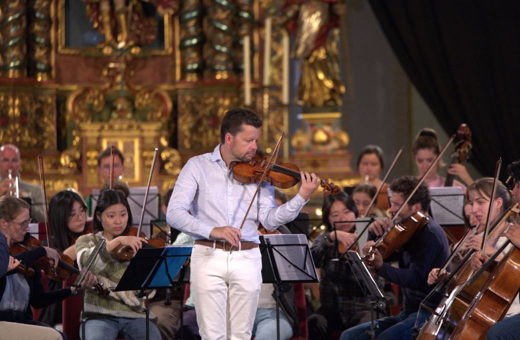 Julian Rachlin et l'Orchestre du Festival de Zermatt © Olivier Verrey