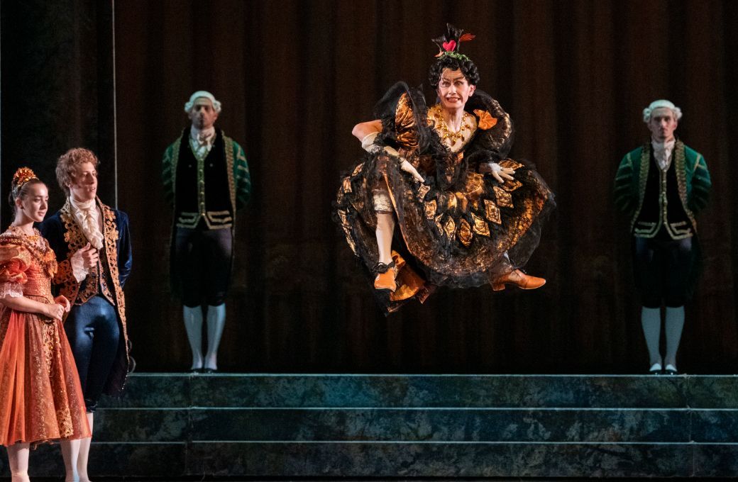 Ole Johannes Slåttebrekk as one of the Ugly Sisters in Ben Stevenson's <i>Cinderella</i> © Erik Berg