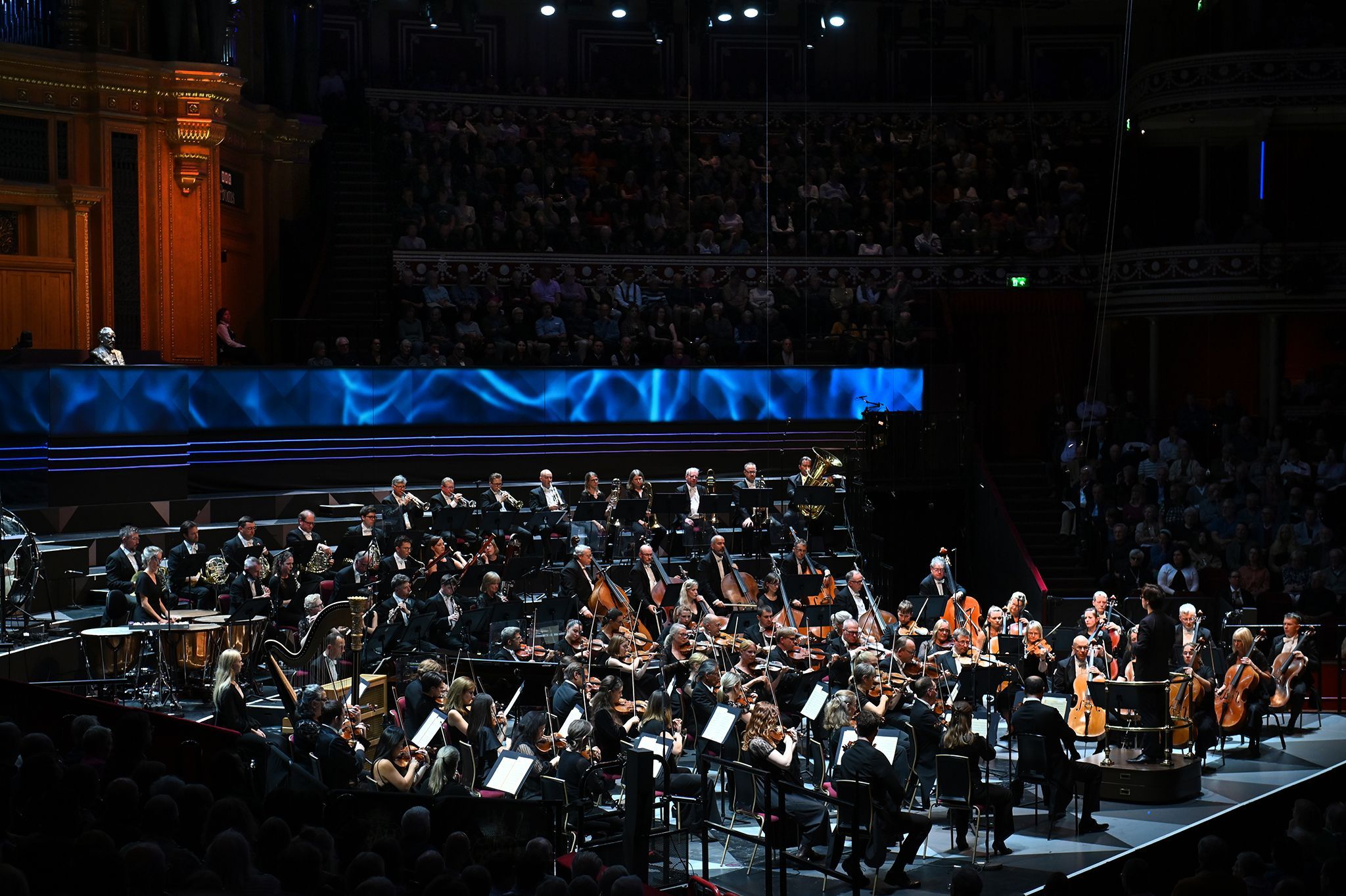 Tarmo Peltokoski conducts the BBC Symphony Orchestra © BBC | Chris Christodoulou