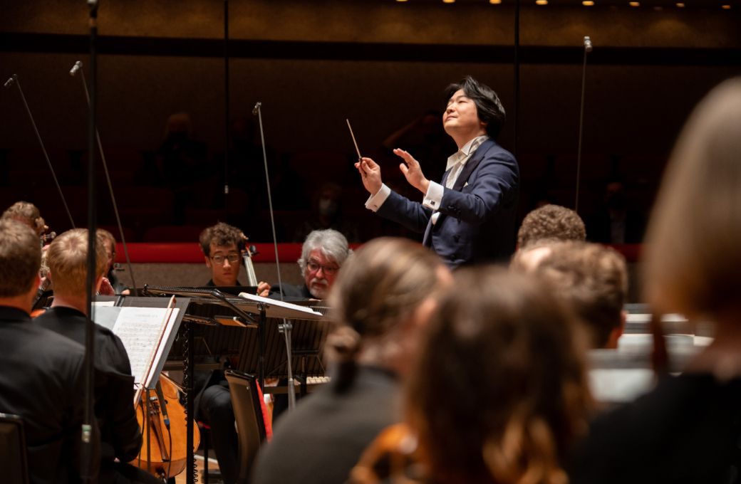 Yamada conducts the CBSO &copy; Beki Smith