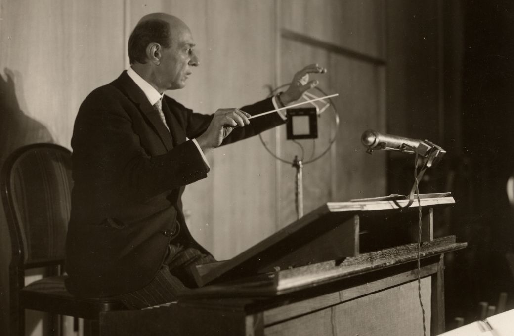 Arnold Schoenberg at the Funkstunde A G, Berlin in 1926 © Arnold Schönberg Center, Wien