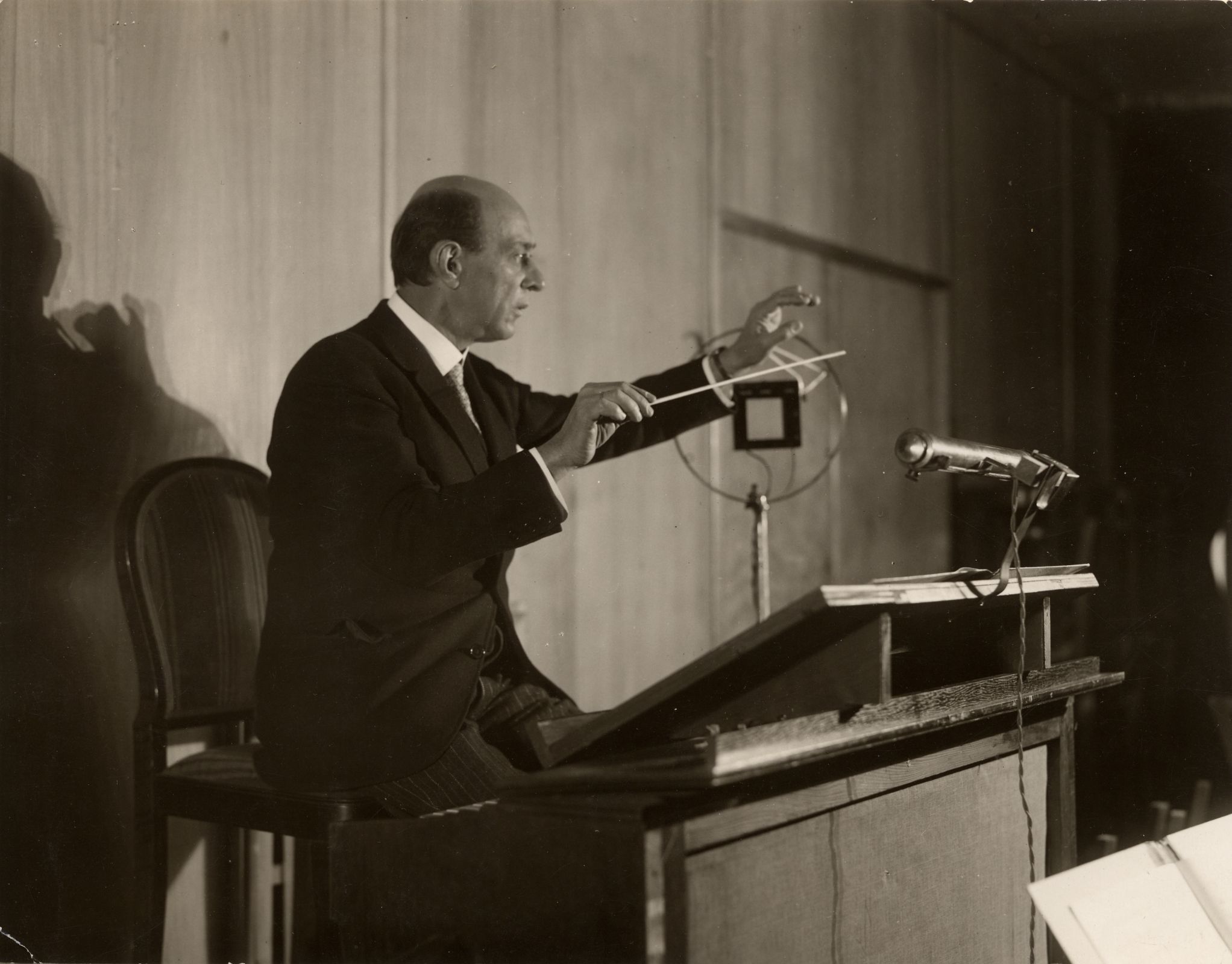 Arnold Schoenberg at the Funkstunde A G, Berlin in 1926 © Arnold Schönberg Center, Wien