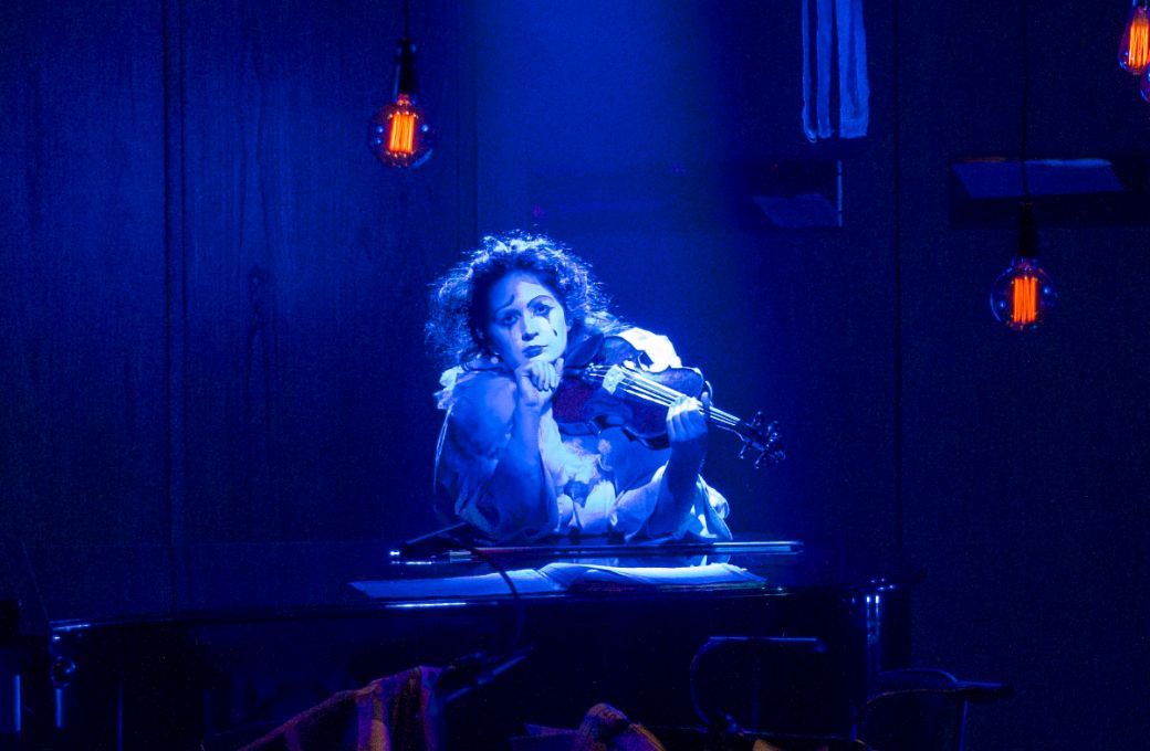 Patricia Kopatchinskaja in <i>Pierrot lunaire</i> © Marco Borggreve