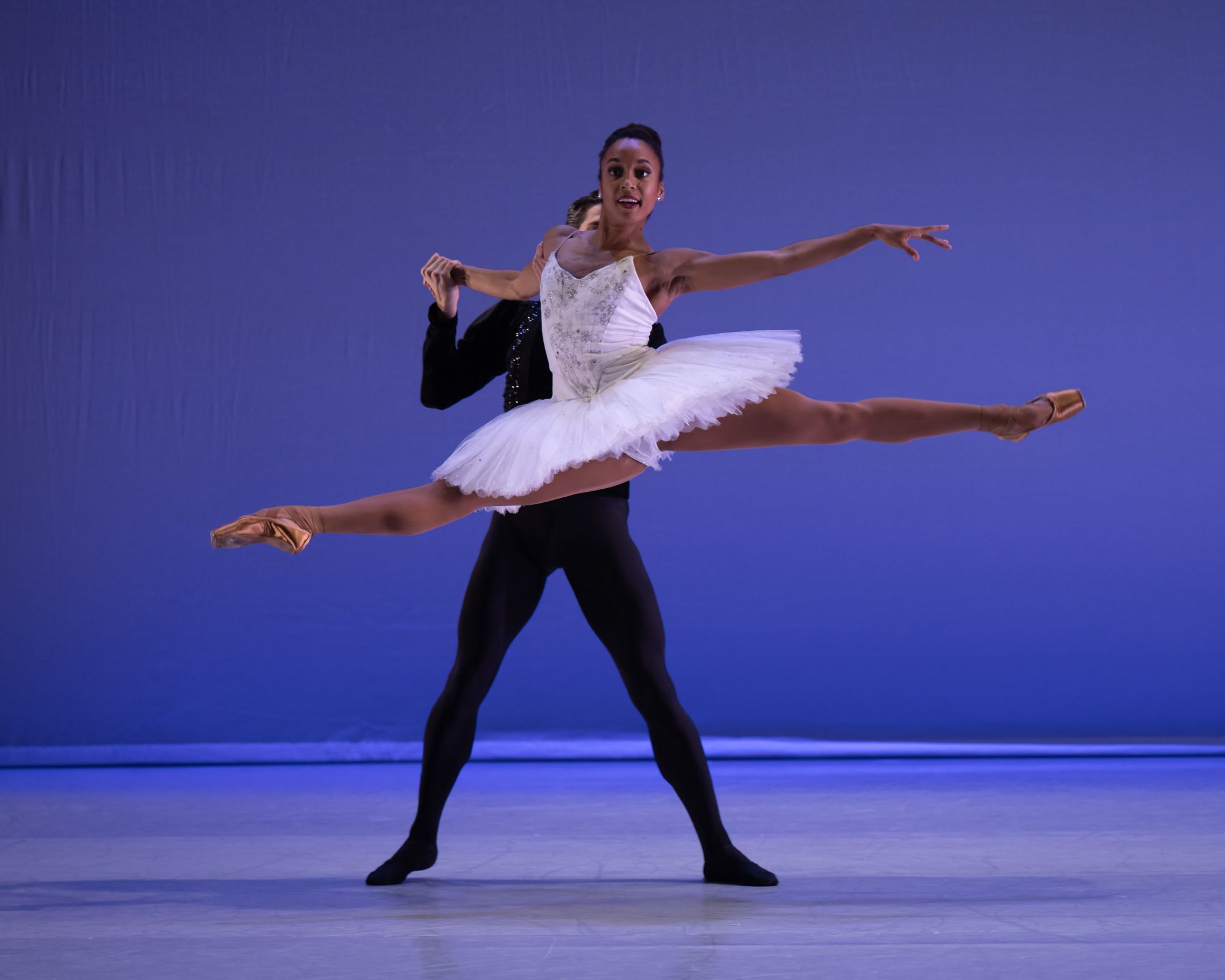 Miranda Silveira and Álvaro Madrigal in Ashley Page's <i>Larina Waltz</i> &copy; Photography by ASH