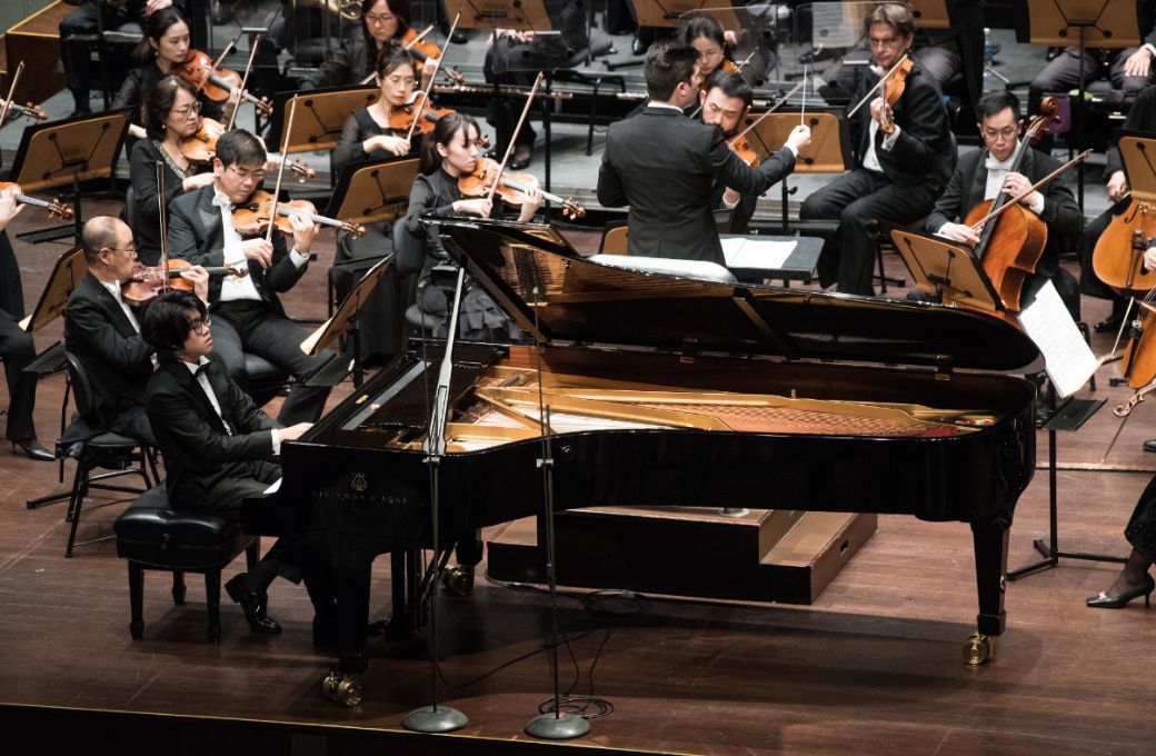 Toby Tan, Rodolfo Barr&aacute;ez and the Singapore Symphony Orchestra &copy; Jack Yam | Singapore Symphony Orchestra