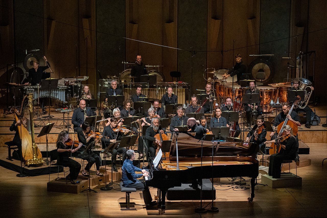 Hideki Nagano, Pierre Bleuse et l'Ensemble intercontemporain © Anne-Élise Grosbois