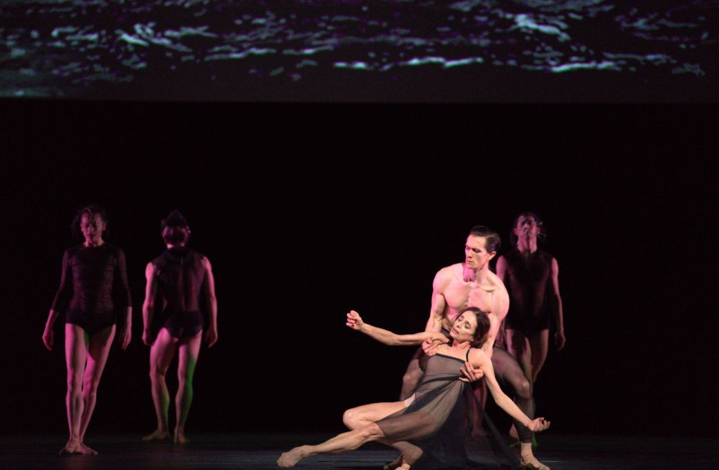 Alessandra Ferri and William Bracewell in Wayne McGregor's <i>Woolf Works</i> &copy; 2023 Asya Verzhbinsky