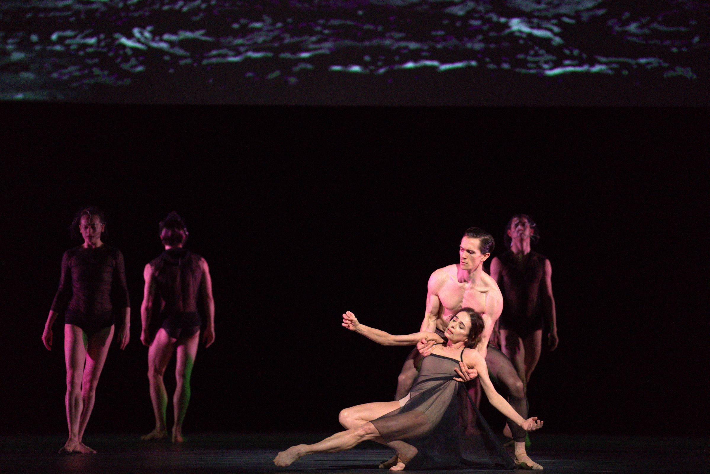 Alessandra Ferri and William Bracewell in Wayne McGregor's <i>Woolf Works</i> &copy; 2023 Asya Verzhbinsky