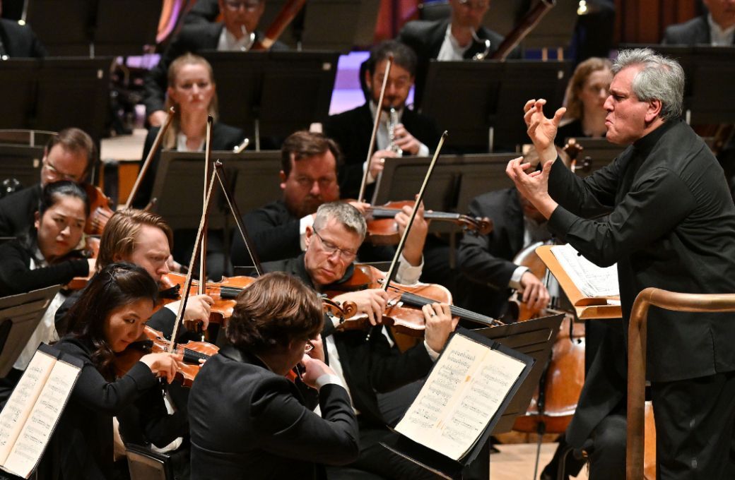 Sir Antonio Pappano conducts the London Symphony Orchestra &copy; LSO | Mark Allan