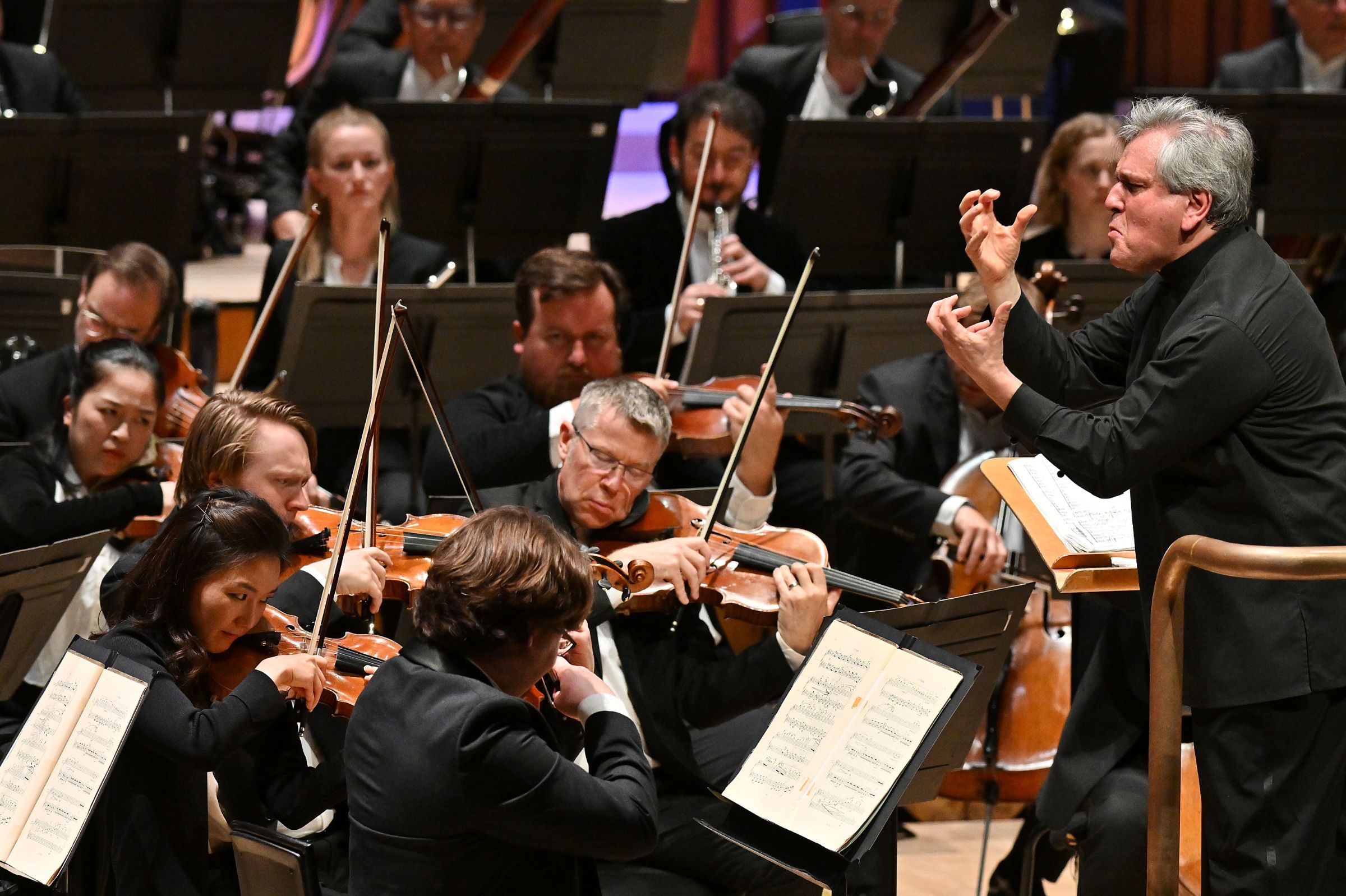 Sir Antonio Pappano conducts the London Symphony Orchestra &copy; LSO | Mark Allan