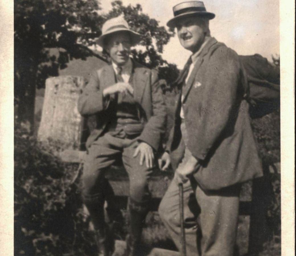 Gustav Holst and Ralph Vaughan Williams walking in the Malvern Hills, 1921 © Public domain