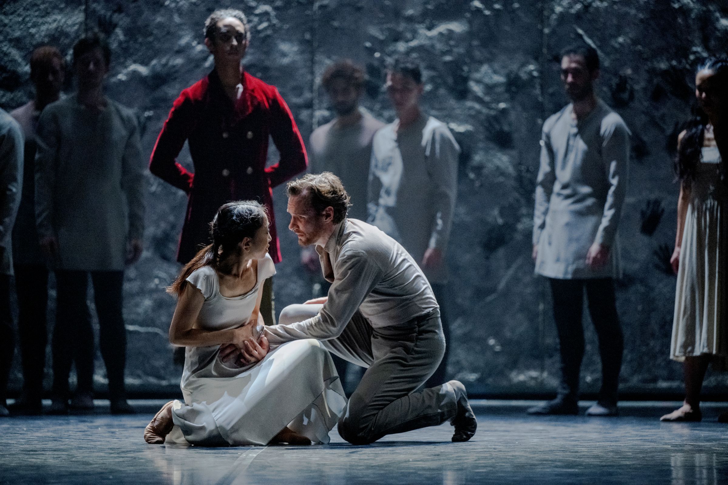Erina Takahashi as Giselle and James Streeter as Albrecht in Akram Khan's <i>Giselle</i> © Camilla Greenwell