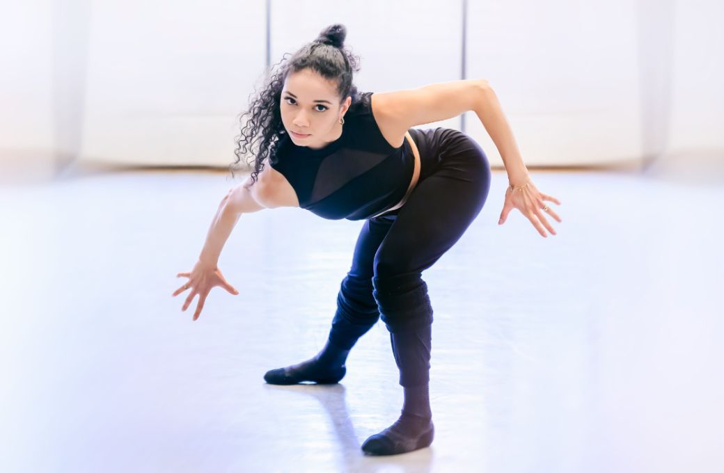 Céline Gittens, Birmingham Royal Ballet, rehearsing Arielle Smith’s section of <i>Luna</i> © Katja Ogrin