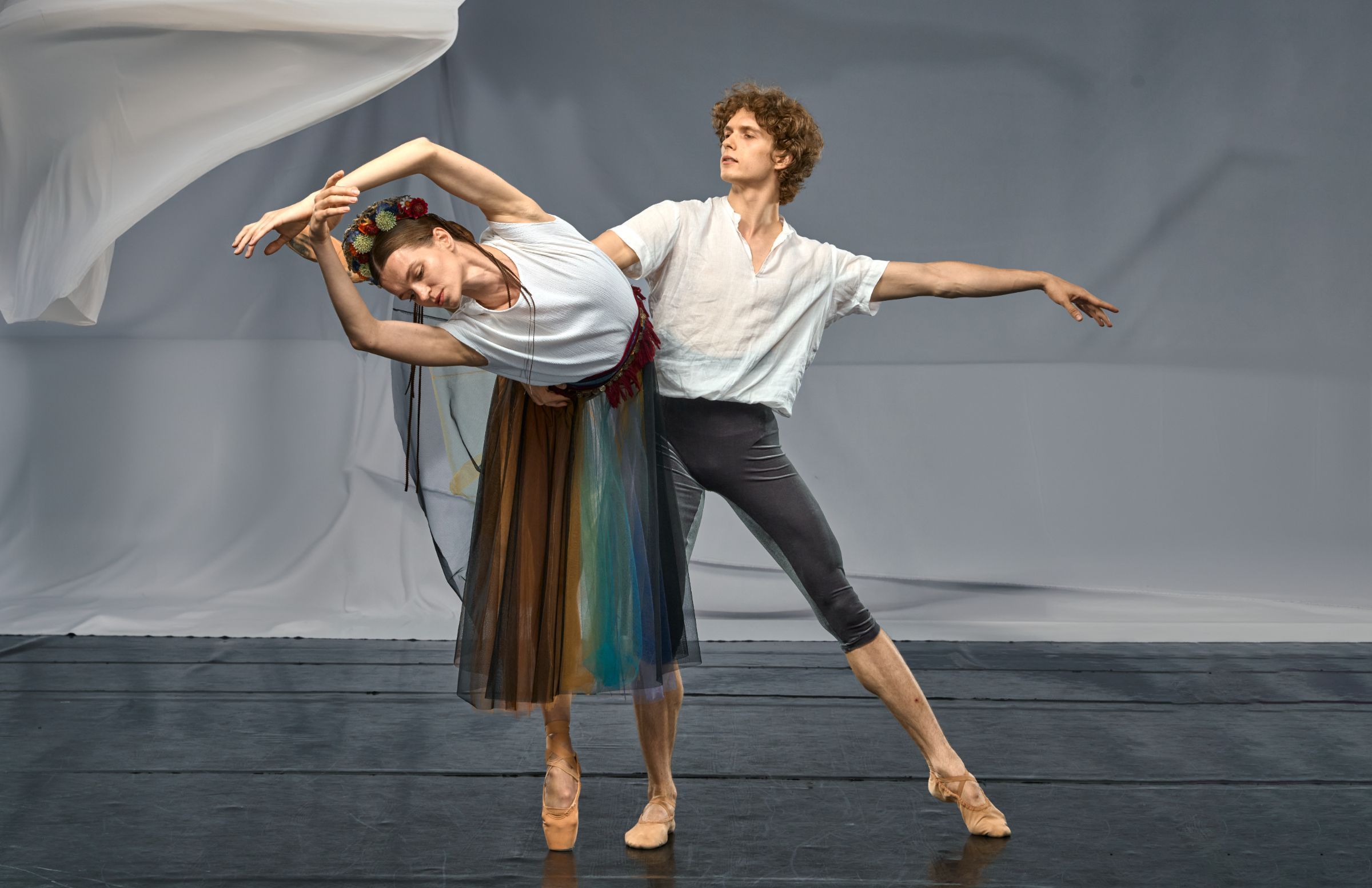 Natalia Matsak and Sergii Kryvokon in Alexei Ratmansky's <i>Wartime Elegy</i> © Kateryna Yeletskykh