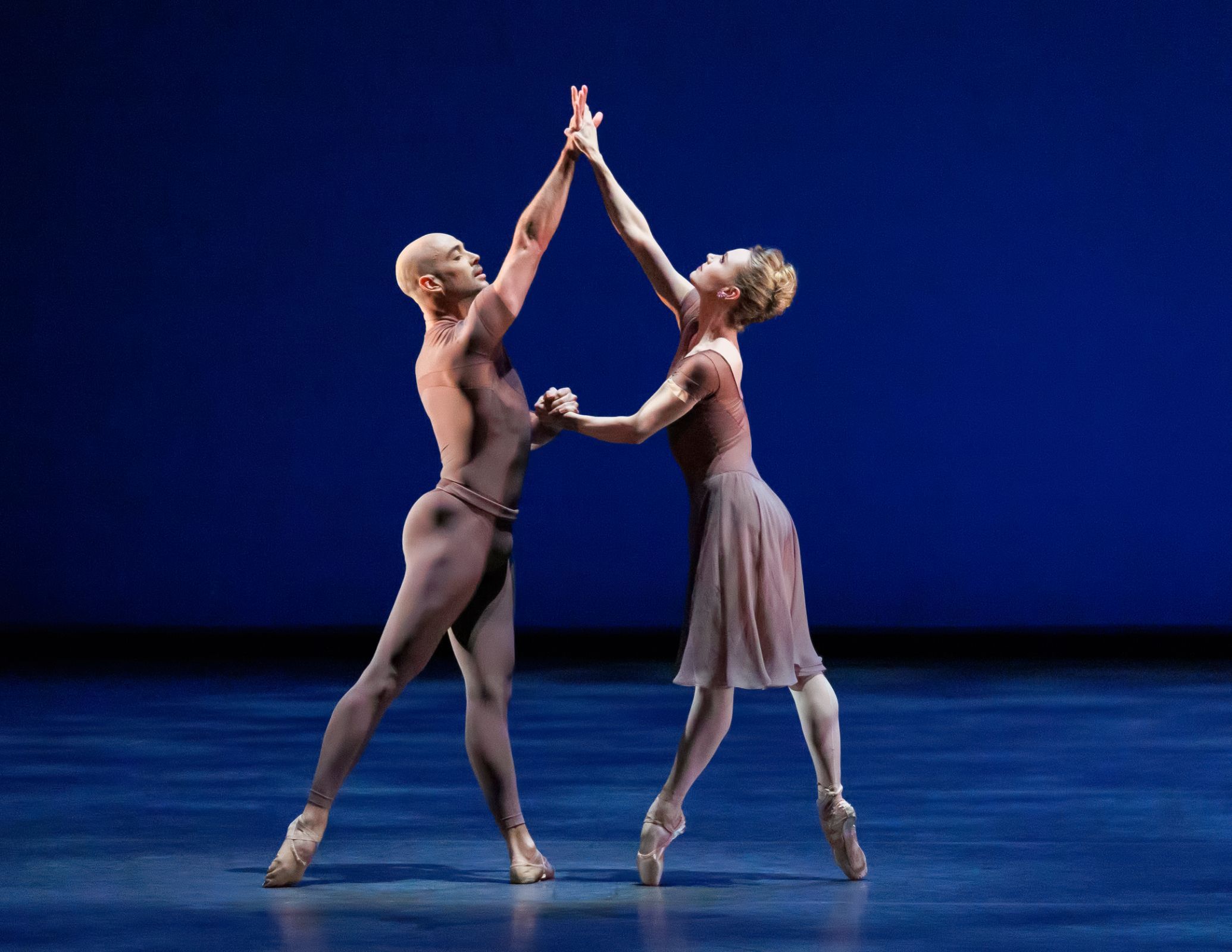 Tyler Angle and Sara Mearns in Christopher Wheeldon's <i>This Bitter Earth</i> © Erin Baiano