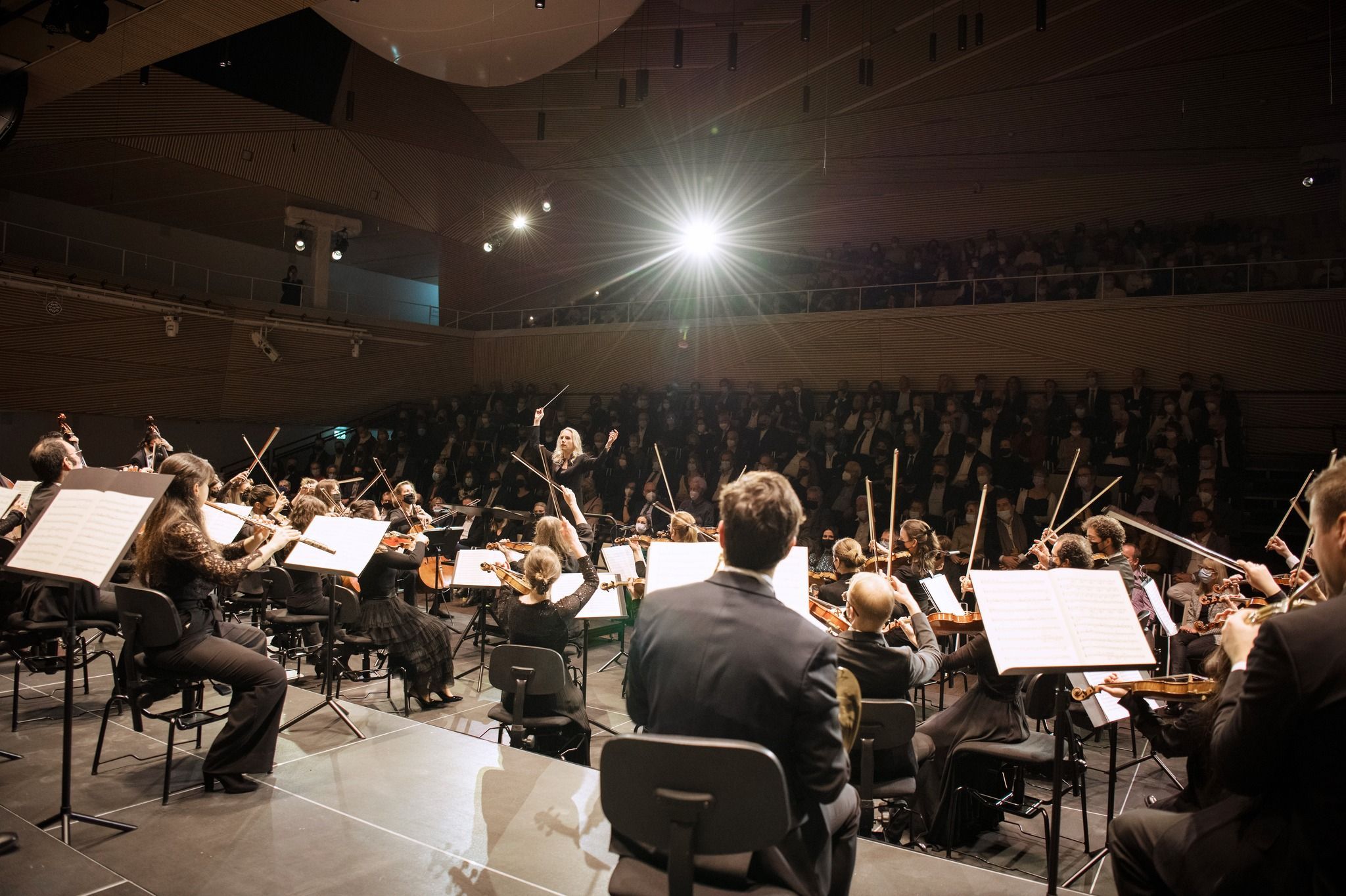 Wüstendörfer conducts the Swiss Orchestra at Andermatt &copy; Valentin Luthiger