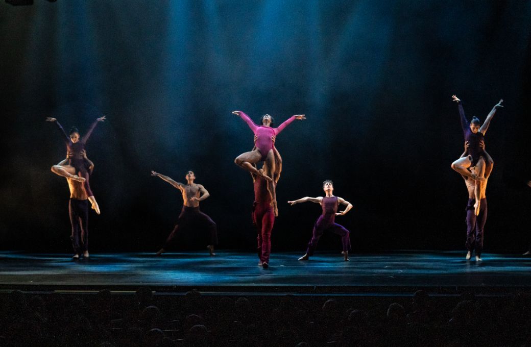 Complexions Contemporary Ballet in Dwight Rhoden's <i>For Crying Out Loud</i> &copy; Steven Pisano