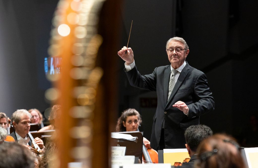 Víctor Pablo Pérez al frente de la Orquesta Sinfónica de Tenerife © Miguel Barreto | Orquesta Sinfónica de Tenerife