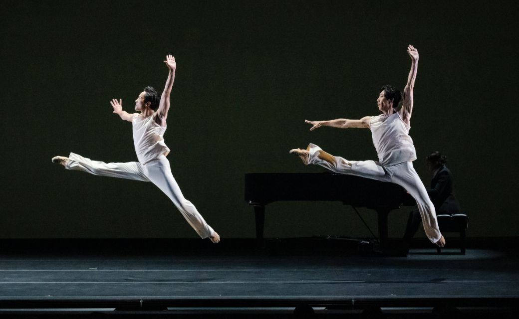 Jeffrey Cirio and Yue Shi from Boston Ballet in Sabrina Matthews' <i>Ein von Viel</i> &copy; Steven Pisano