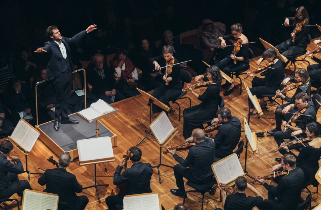 Raphaël Pichon dirigiert das Ensemble Pygmalion © Fred Mortagne