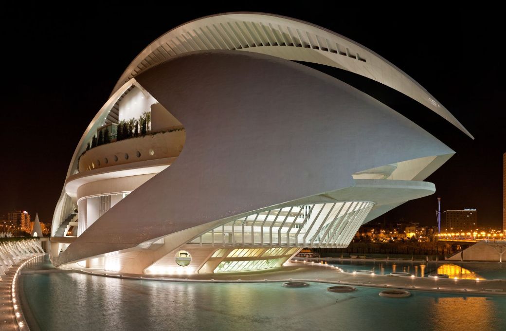 El Palau de les Arts Reina Sof&iacute;a, Valencia &copy; Diliff (CC BY-SA 3.0)