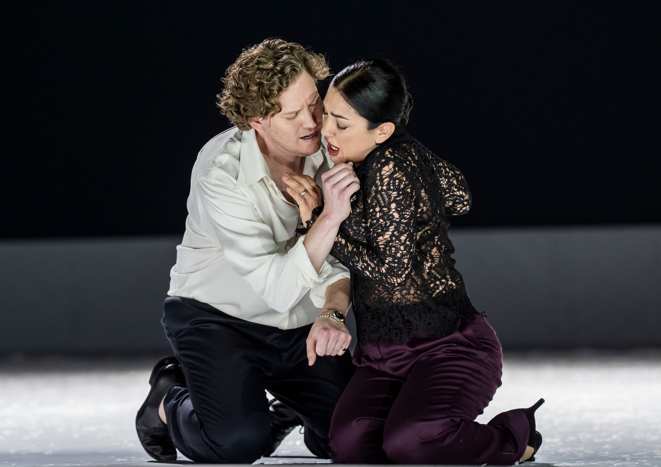 Gordon Bintner (Eugene Onegin), Kristiana Mkhitaryan (Tatyana) &copy; Royal Ballet and Opera | Tristram Kenton