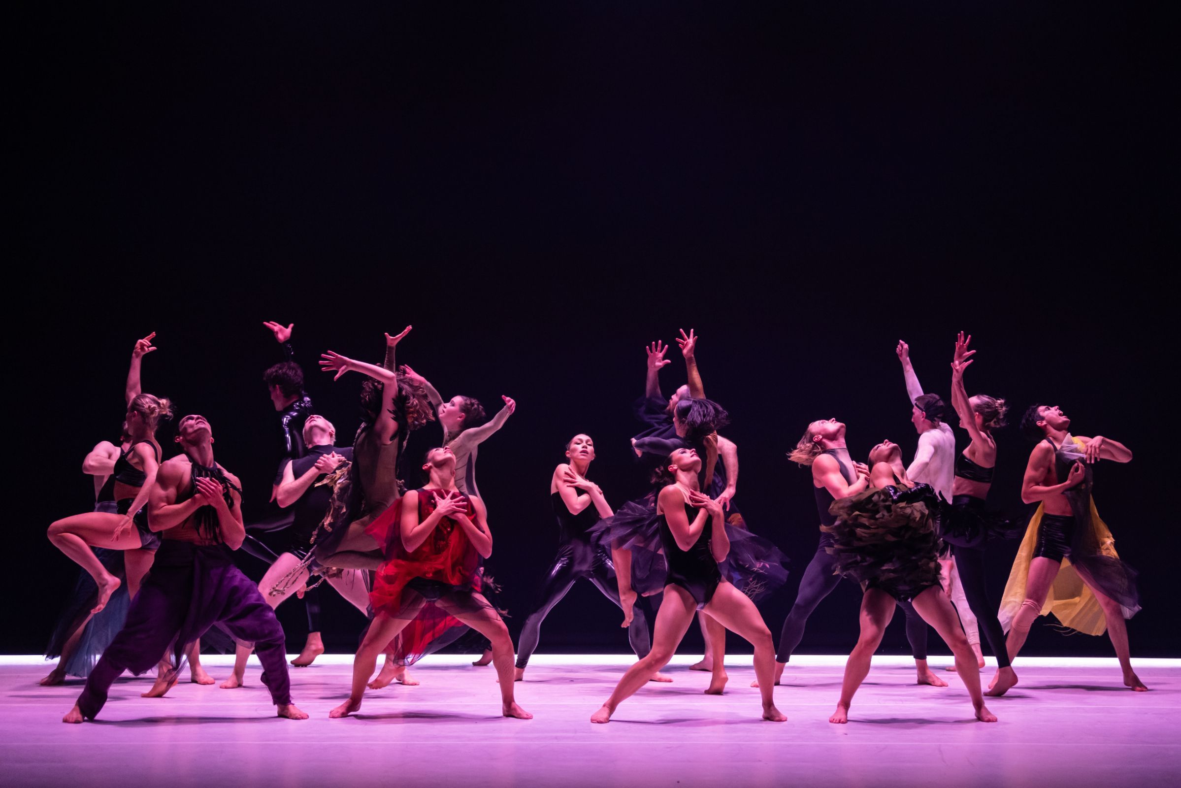 Sydney Dance Company in Melanie Lane's <i>Love Lock</i> © Pedro Greig