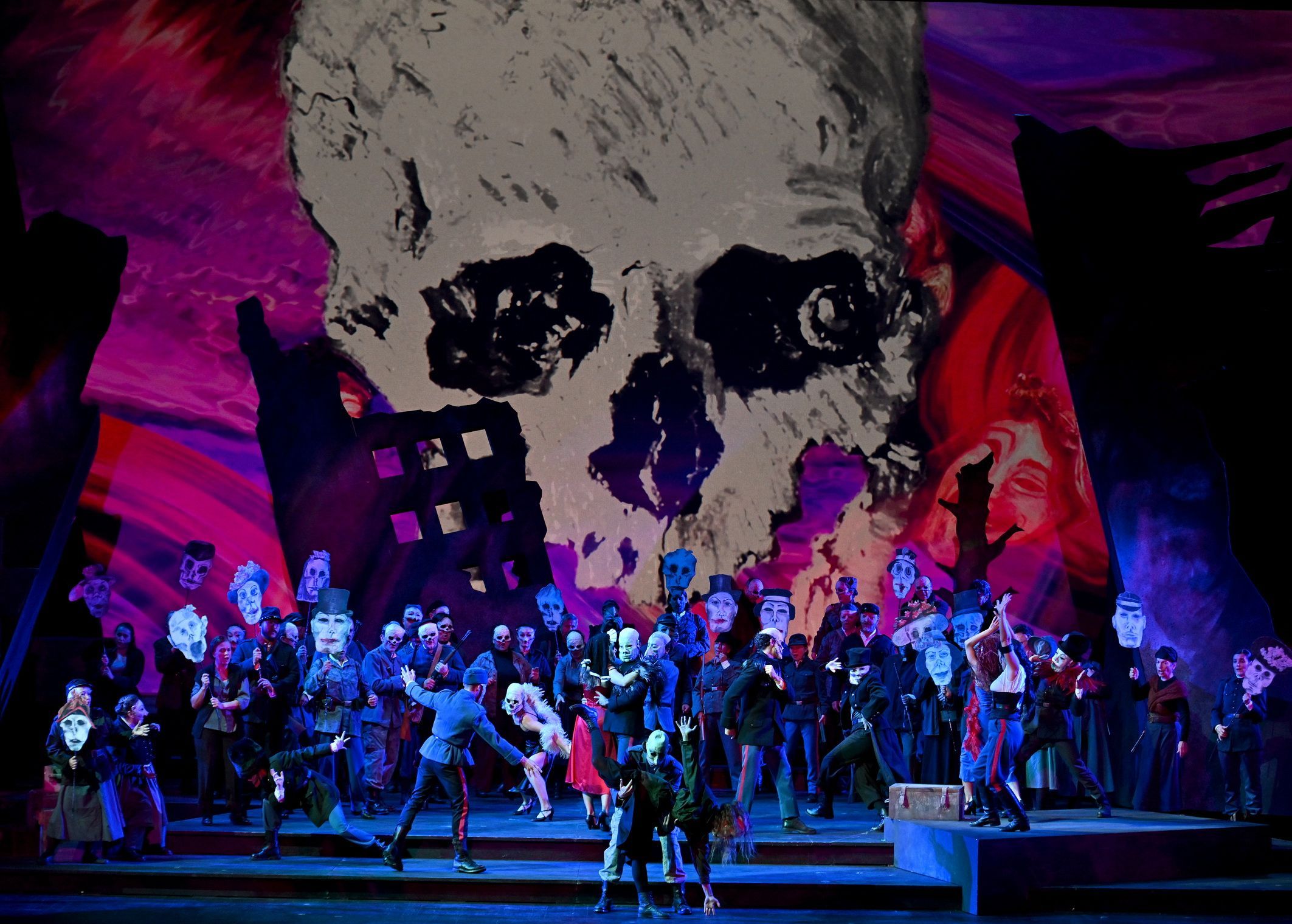 <i>La Forza del destino</i> à l'Opéra de Montpellier © Marc Ginot / OONM