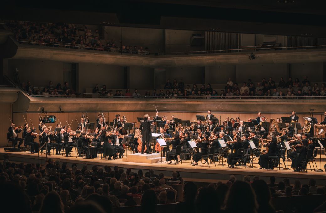 Gustavo Gimeno conducts the Toronto Symphony Orchestra &copy; Allan Cabral