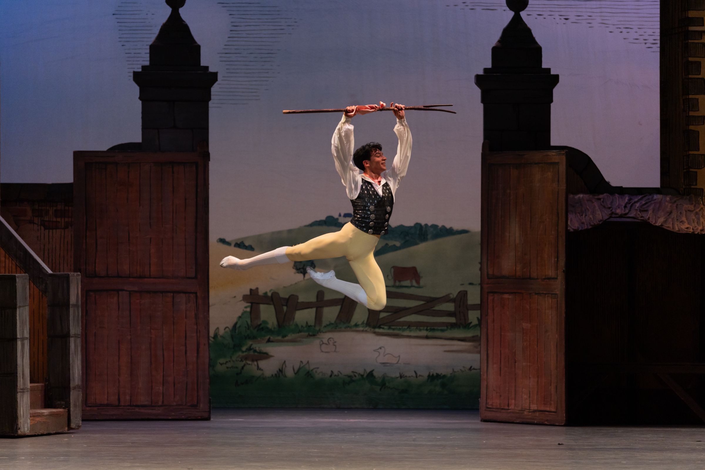Enrique Bejarano Vidal as Colas in <i>La Fille mal gardée</i> &copy; Riku Ito