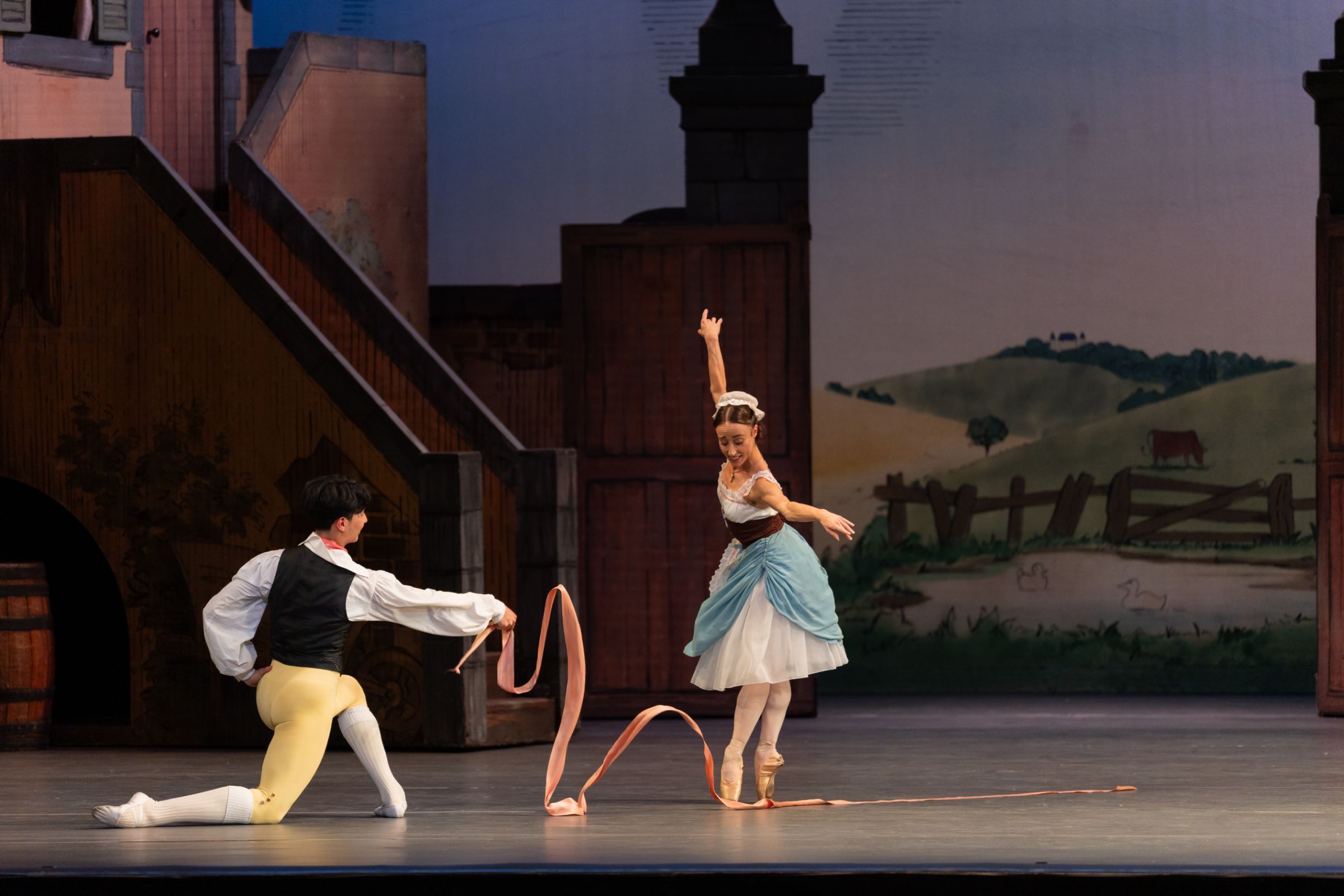 Beatrice Parma as Lise and Enrique Bejarano Vidal as Colas in <i>La Fille mal gardée</i> &copy; Riku Ito