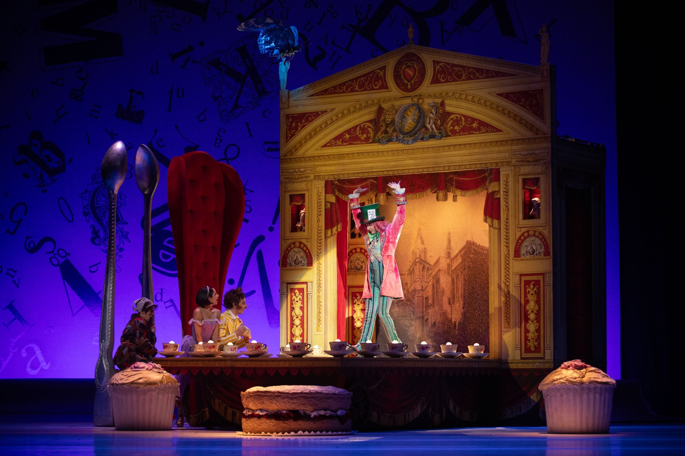 Steven McRae as the Mad Hatter in Wheeldon's <i>Alice's Adventures in Wonderland</i> © Alice Pennefather